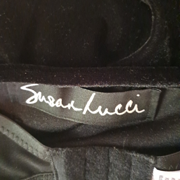 Susan Lucci Black Velvet Cropped Underwire Camisole Size 34D - Picture 5 of 6